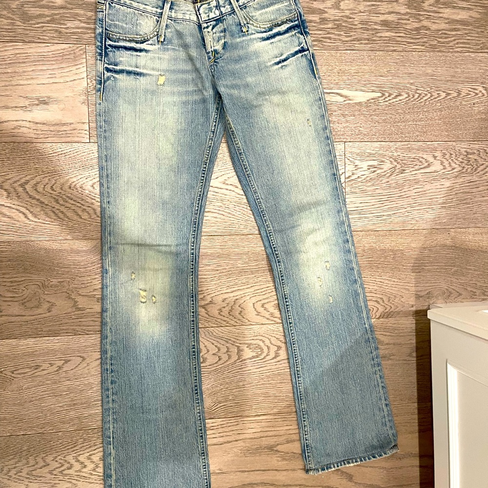 Low waisted jeans make in Italy